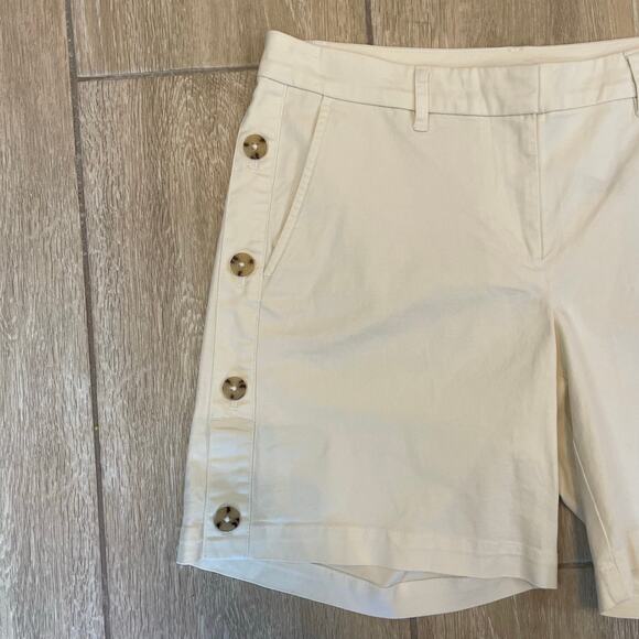 J. Jill Barley Side Button Shorts Size 6 NWT Linen Blend Cream MSRP $59 - Picture 3 of 10
